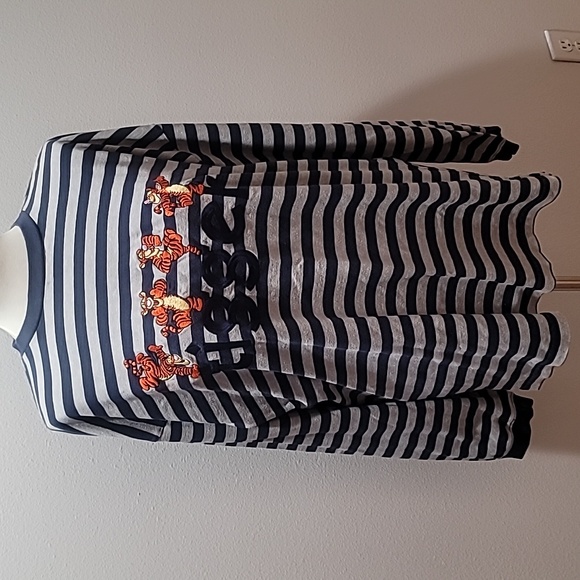 DISNEY STORE Tigger Embroidered Blue Striped Long Sleeve XL Vintage Sweatshirt - Picture 1 of 12